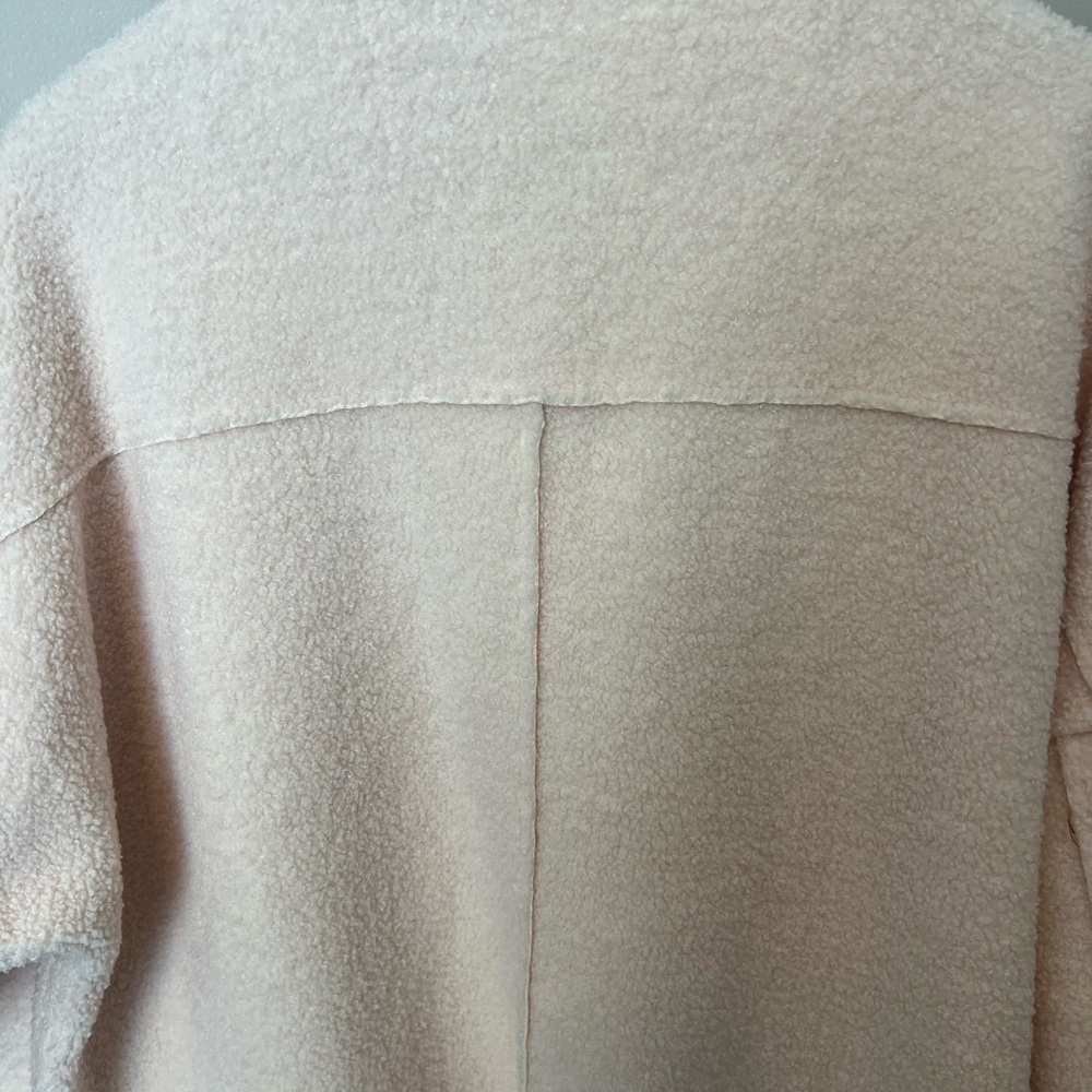 Cream Button-Up boucle teddy bear Jacket with deep patch Pockets. Shacket style - Picture 6 of 9